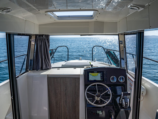 QUICKSILVER 705 Pilothouse NO.3