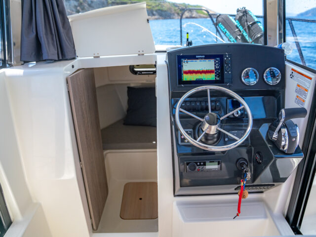 QUICKSILVER 705 Pilothouse NO.4