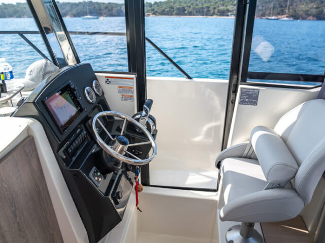 QUICKSILVER 705 Pilothouse NO.8